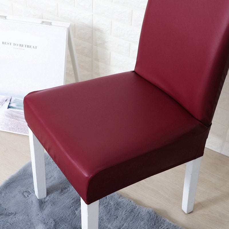 Vue latérale d'une chaise recouverte de similicuir imperméable