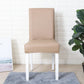 Housse en similicuir marron sur une chaise standard