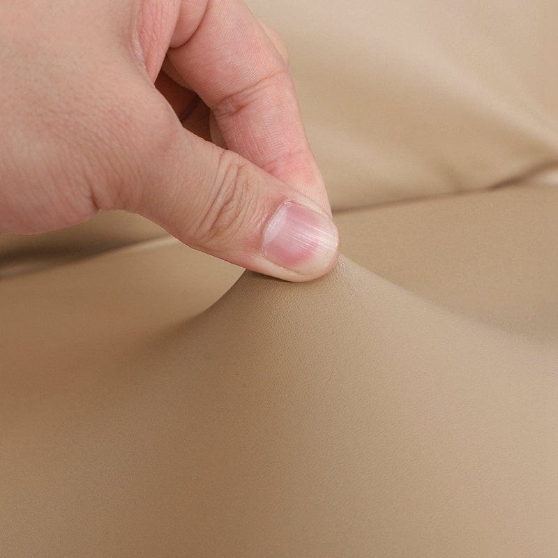 Installation facile de la housse en similicuir sur une chaise