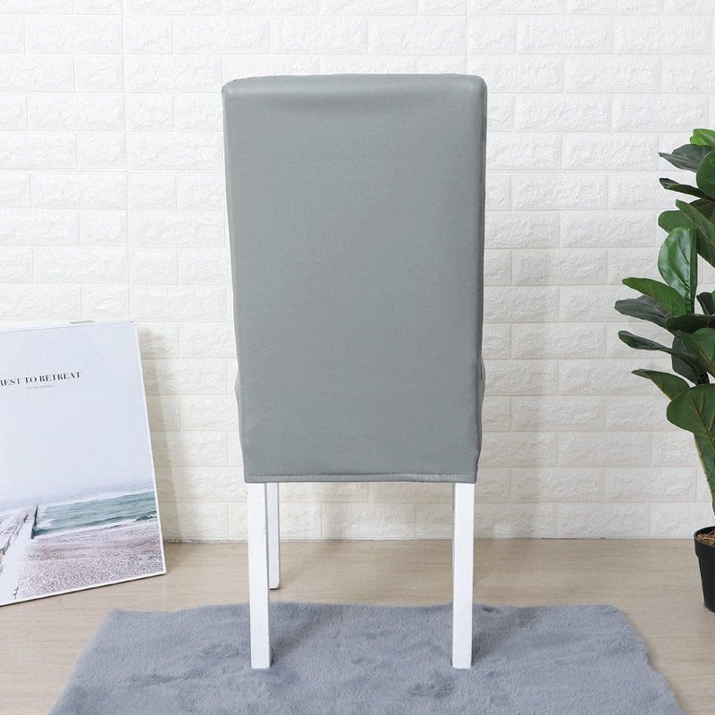 Housse imperméable ajustée sur une chaise standard