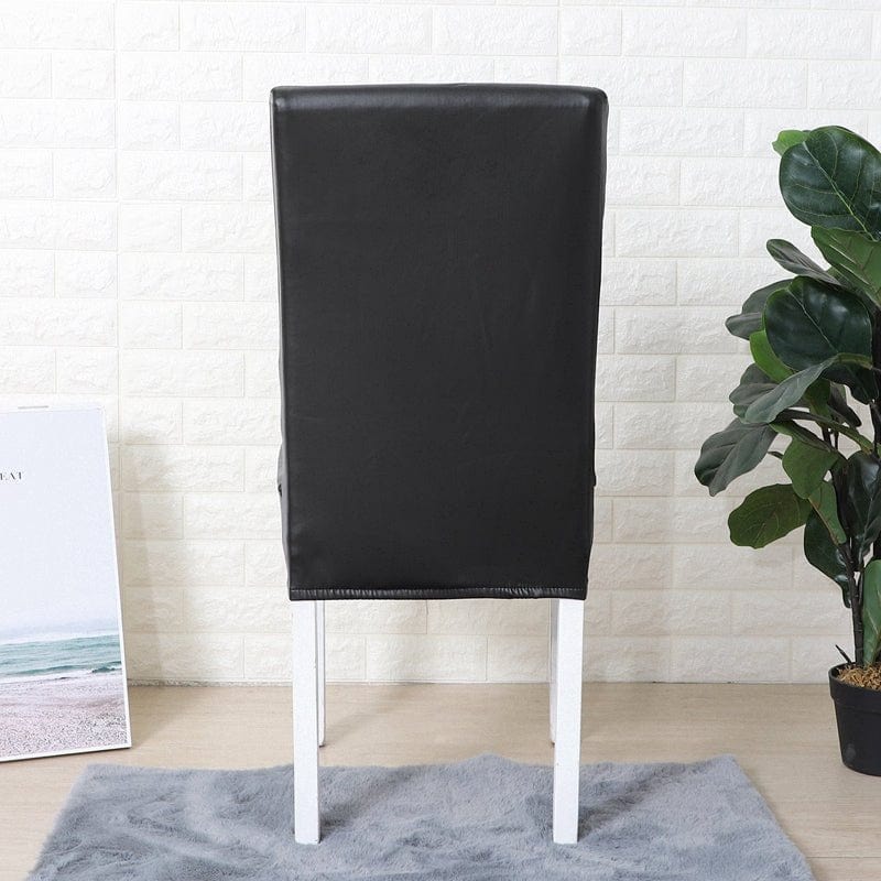 Vue latérale d'une chaise recouverte de similicuir imperméable