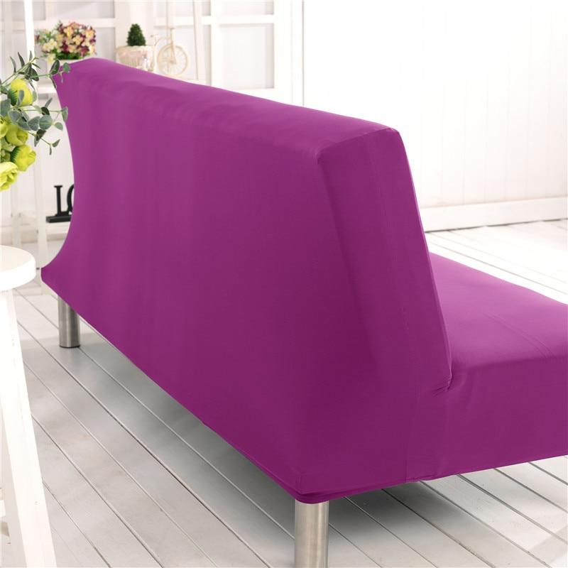 Vue rapprochée du tissu élastique violet de la housse