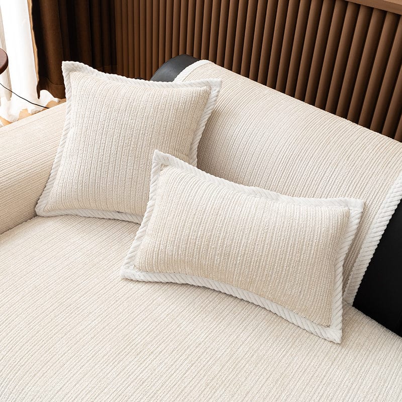 Housse de coussin beige clair en tissu chenille côtelé