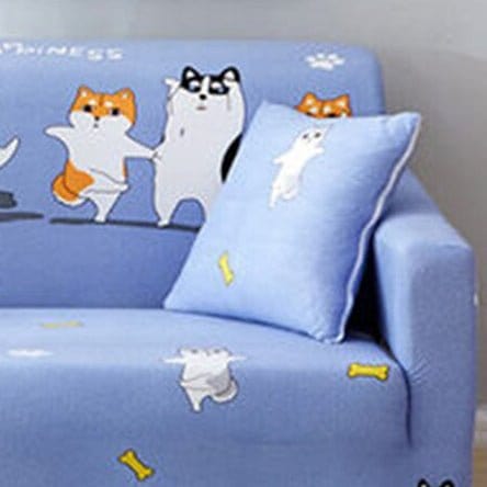 Deux housses de coussin extensibles sur un canapé moderne