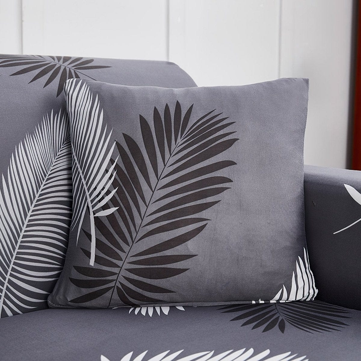 Housse de coussin grise en tissu résistant, vue de face