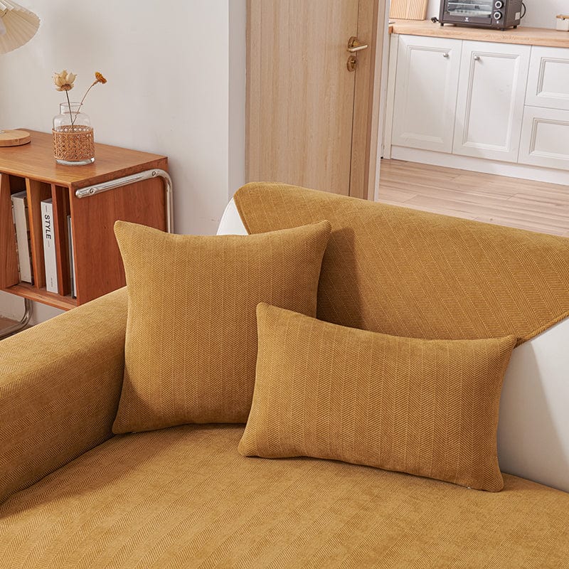 Housse de coussin marron caramel en tissu chenillé, vue de face