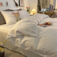 Gros plan sur la texture douce de la housse de couette