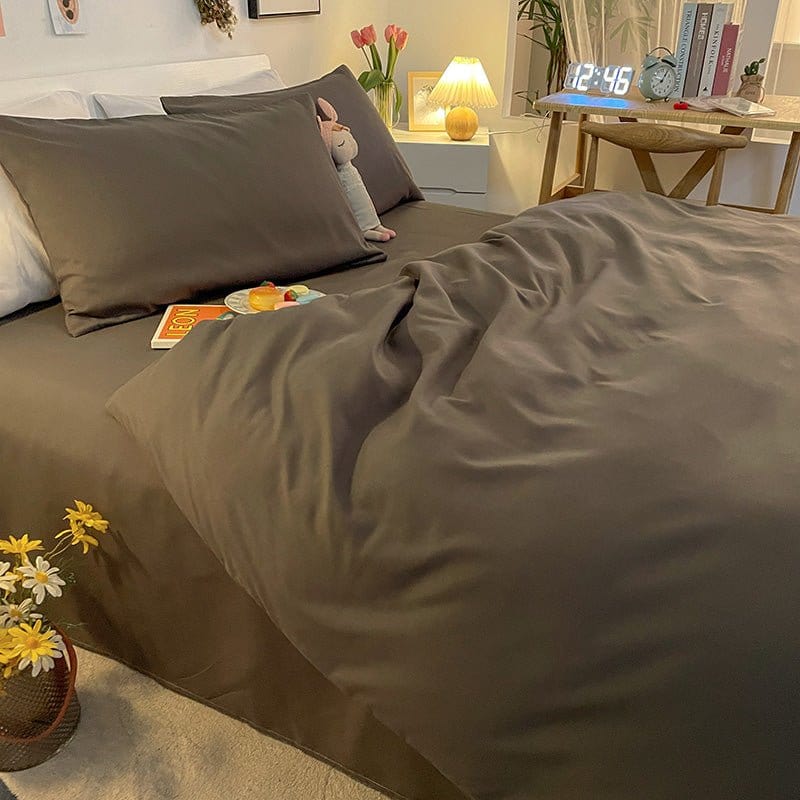 Vue d'ensemble de la chambre avec la housse de couette