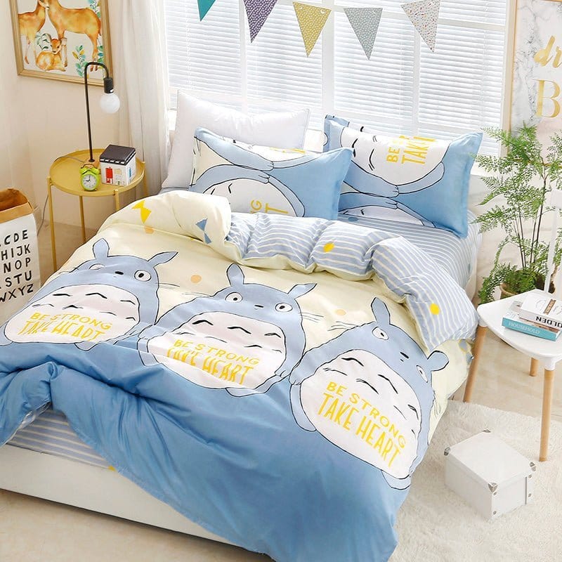 Housse de couette en polyester sur un lit bien fait
