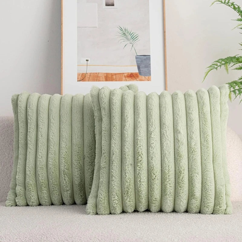 Housse de coussin vert pastel en tissu polaire moelleux