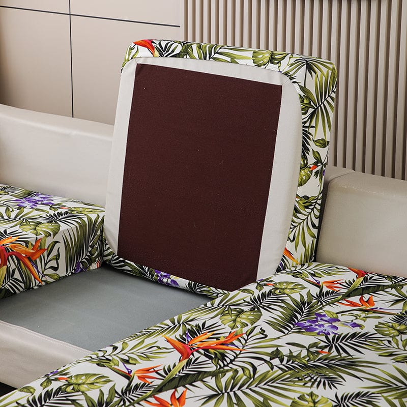 Housse de coussin abstraite sur canapé moderne