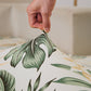 Housse de coussin avec motif animalier sur fond neutre