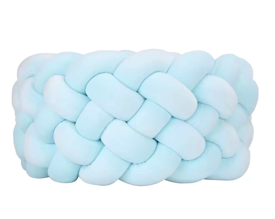Vue aérienne d'une tresse de lit bleu en spirale