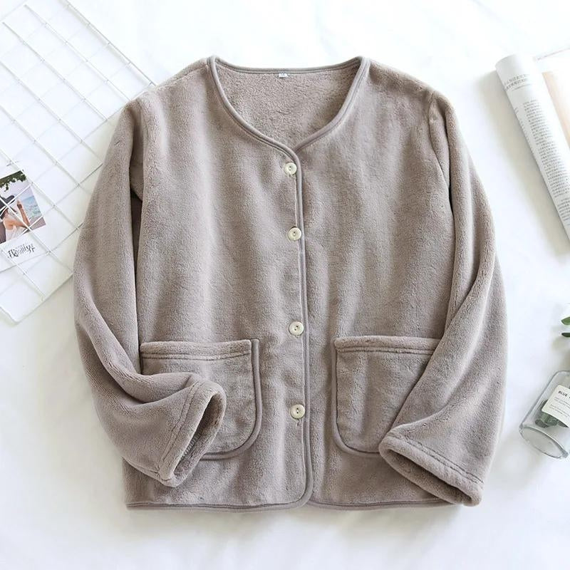 Vue arrière du haut de pyjama gris confortable