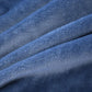 Texture douce et légère du tissu Pilou bleu
