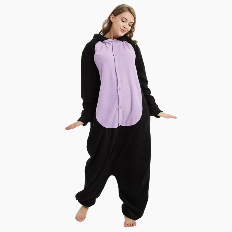 Vue de face de l'onesie avec boutons et poignets élastiques