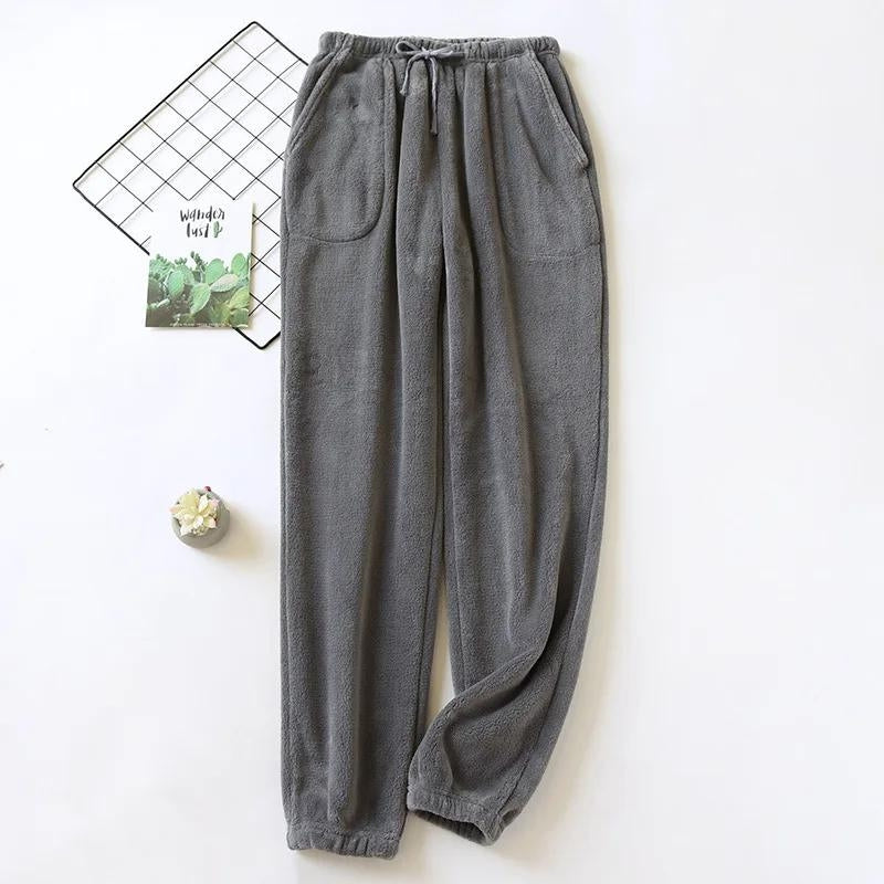 Vue de face d'un pantalon de pyjama gris doux pour homme