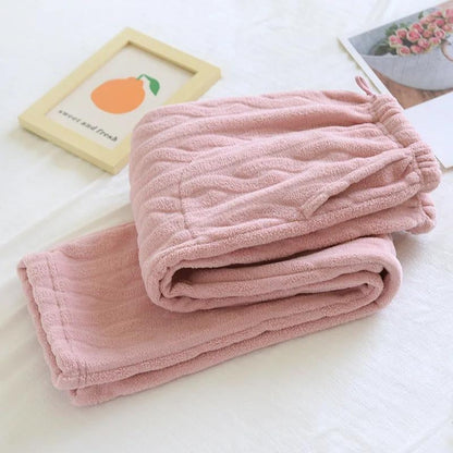 Vue d'ensemble du pantalon pyjama rose avec poches