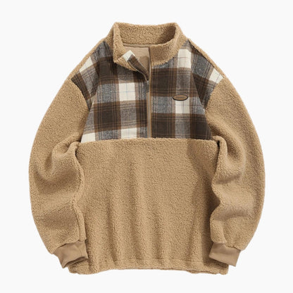 Vue de face d'un pull marron moelleux pour femme
