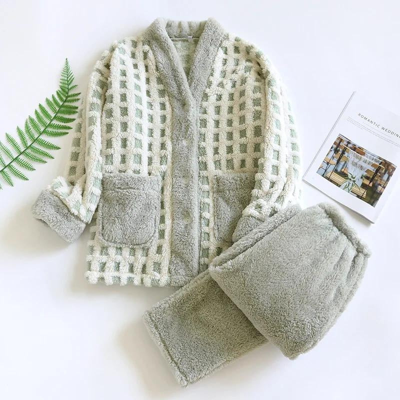 Pyjama vert d'eau en Pilou Pilou avec boutons et col en V