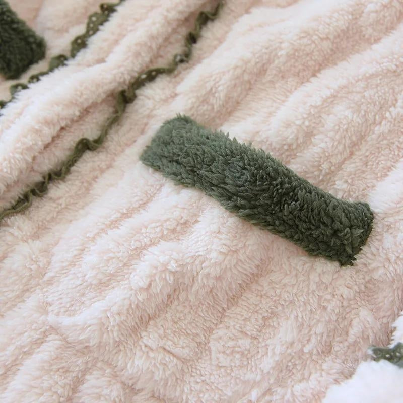 Détail des boutons et poches du haut du pyjama
