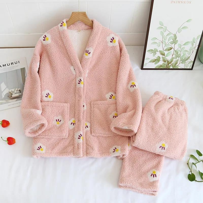 Vue d'ensemble du pyjama deux pièces pour femme
