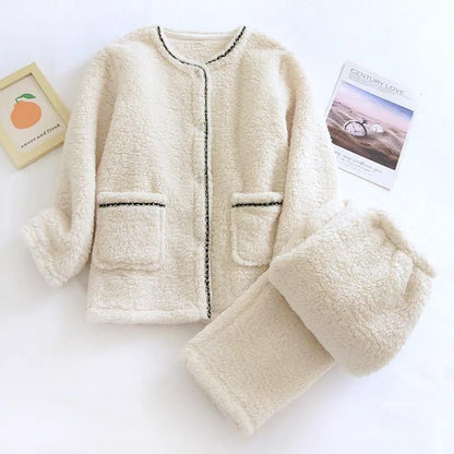 Zoom sur la texture douce et chaude du pyjama