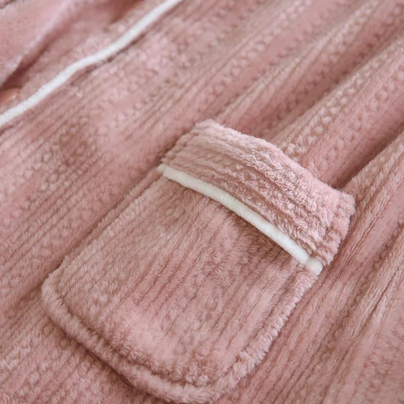 Bas de pyjama rose, resserré à la taille pour confort