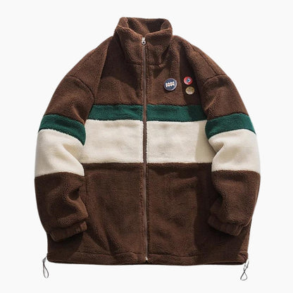 Vue de face d'une veste ample en moumoute marron