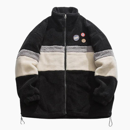 Vue de face d'une veste ample en mouton noir