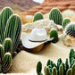 Vue latérale d'un chapeau cowboy avec bordure large