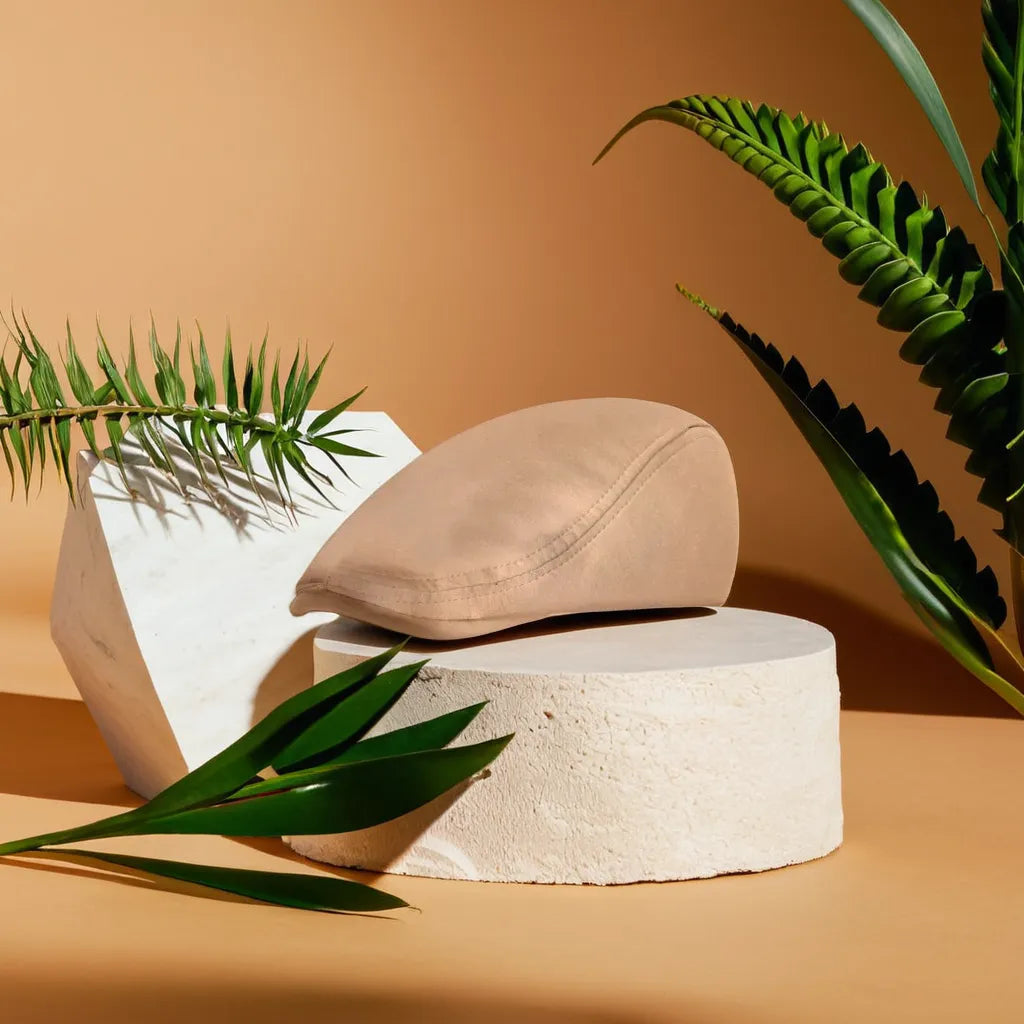 Gros plan sur un béret en coton, texture et détails visibles
