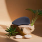 Homme moderne avec béret, allure chic et authentique