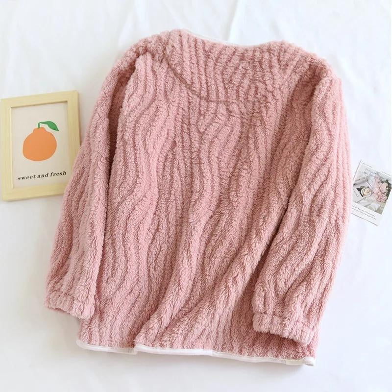 Veste de pyjama rose avec col rond et boutons