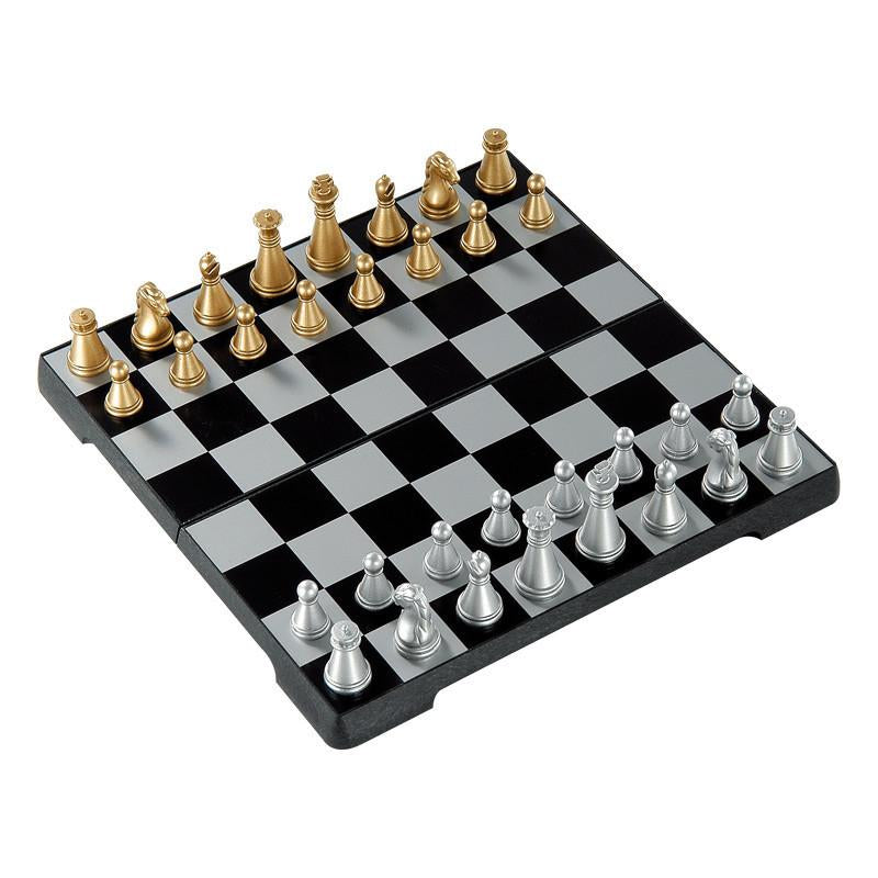 Jeu d'échecs moderne avec plateau aimanté et design épuré