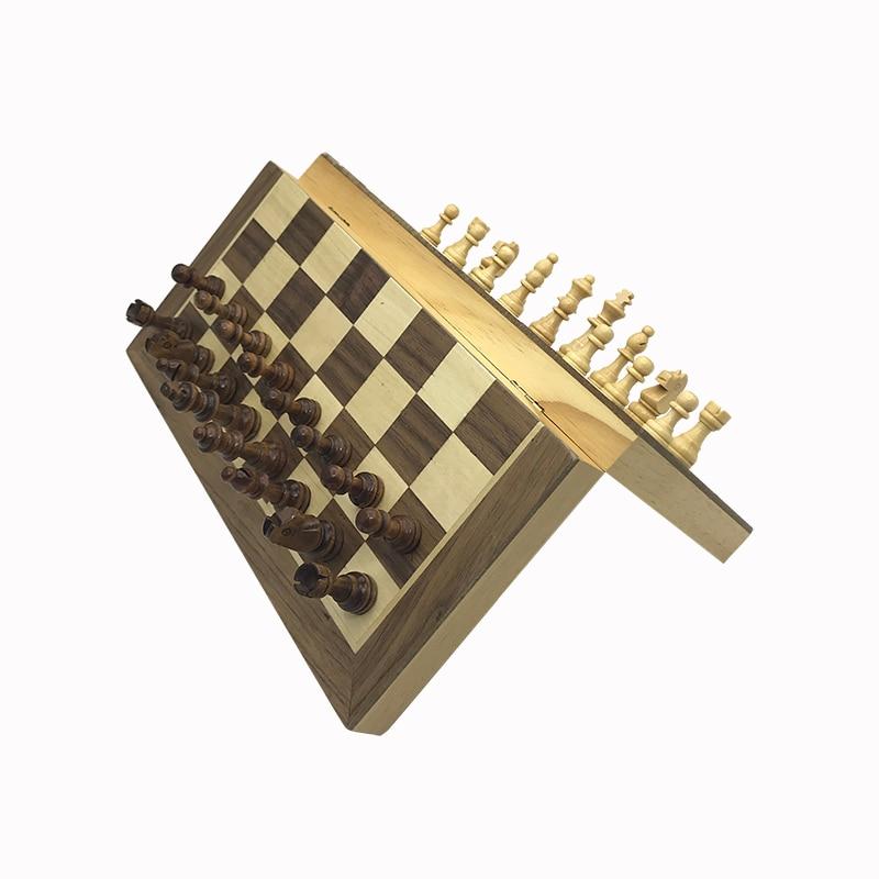 Jeu d'échecs magnétique en bois, pièces sur plateau