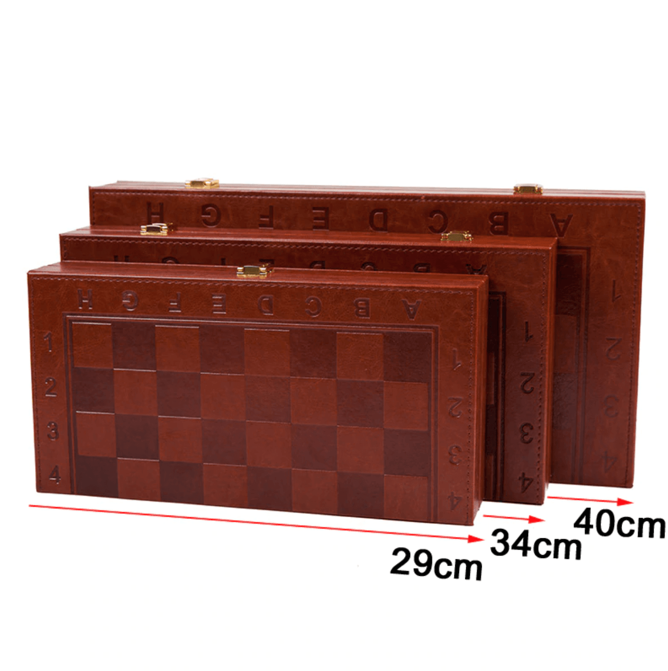 Échiquier plié, loquet doré visible, surface en cuir