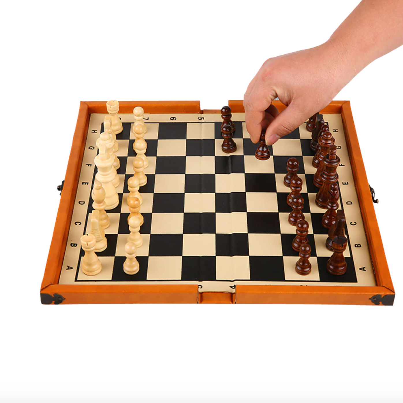 Vue rapprochée du plateau d'échecs pliable robuste