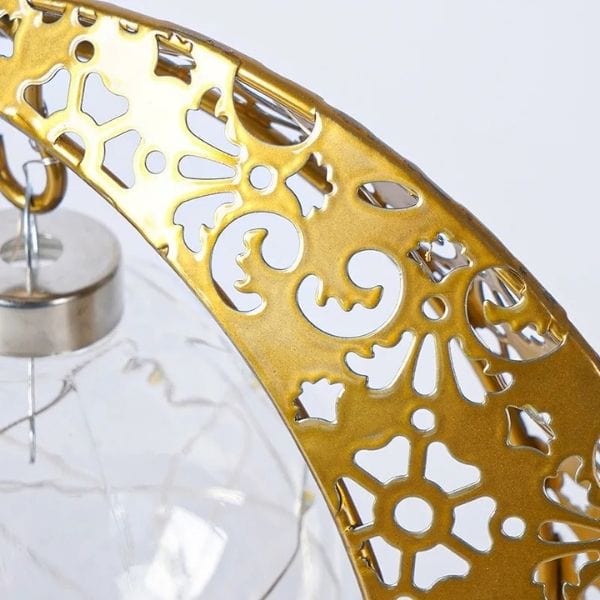 Gros plan sur l'ampoule LED de la veilleuse lune