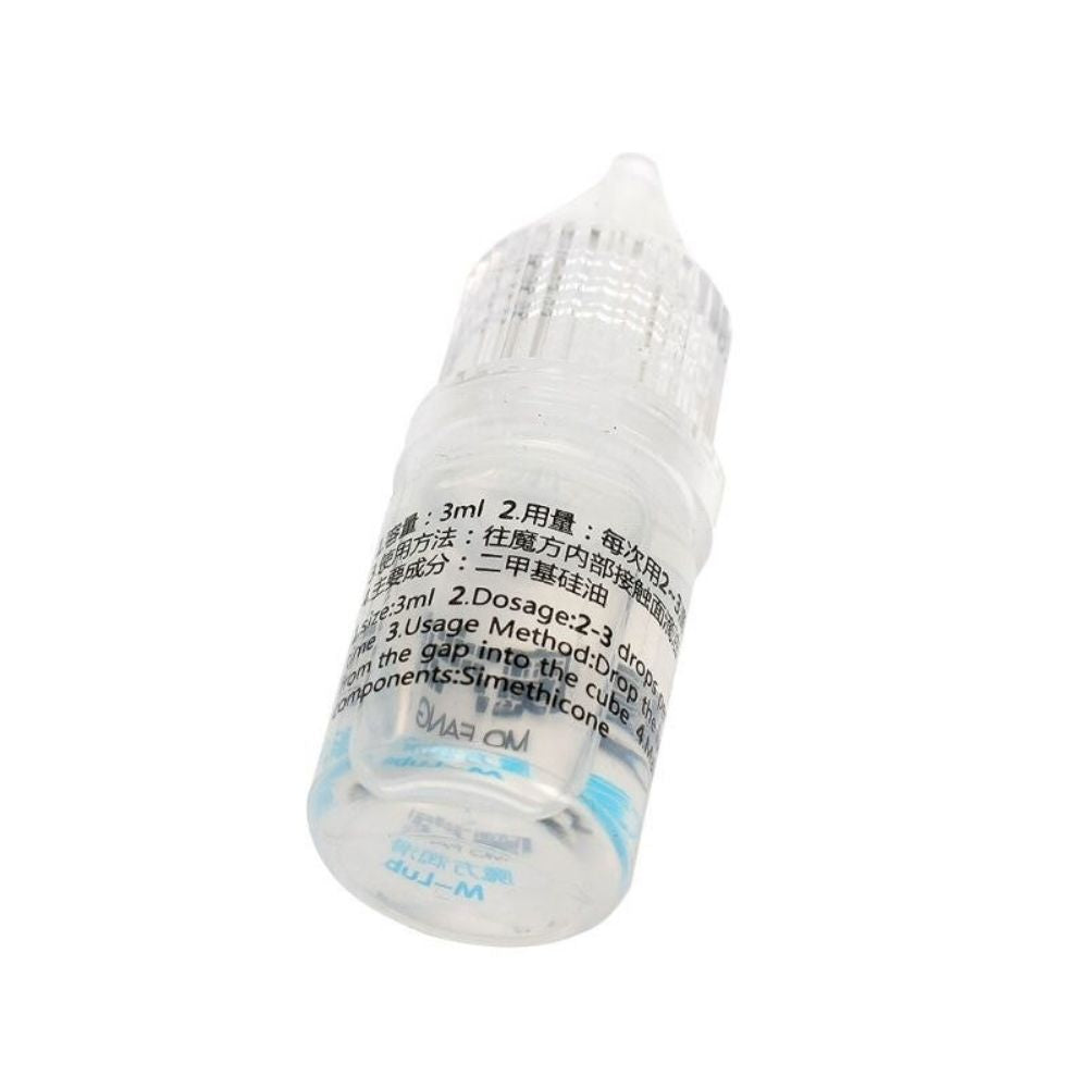 Vue latérale du flacon de lubrifiant transparent de 3 ml