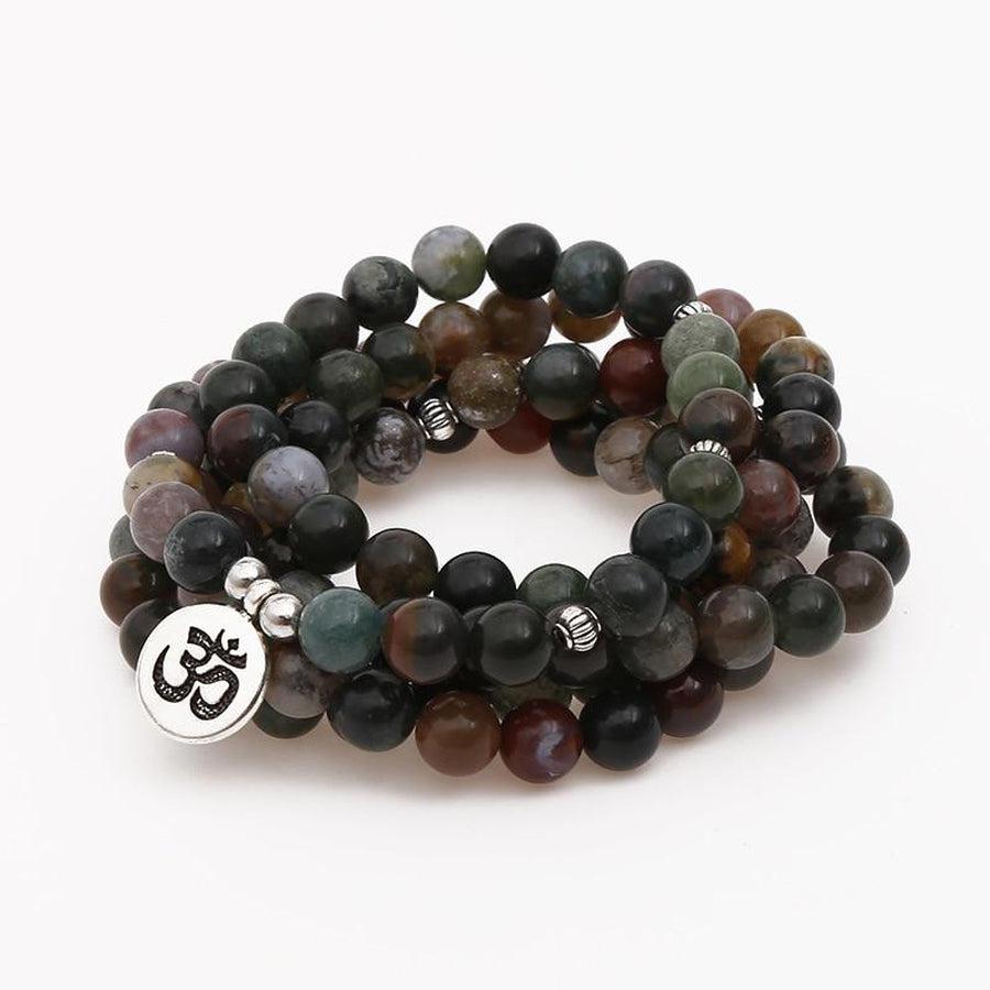 Mala en Onyx indienne avec perles multicolores, vue rapprochée