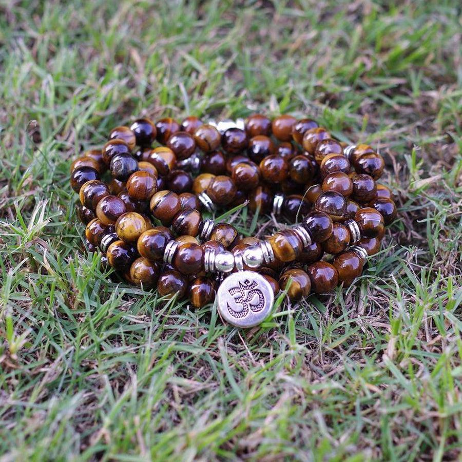 Mala en Œil de Tigre avec 108 perles, vue rapprochée