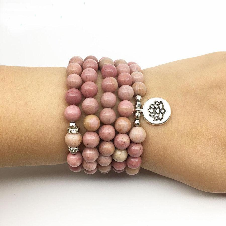 Vue détaillée du charme Fleur de Lotus sur le mala
