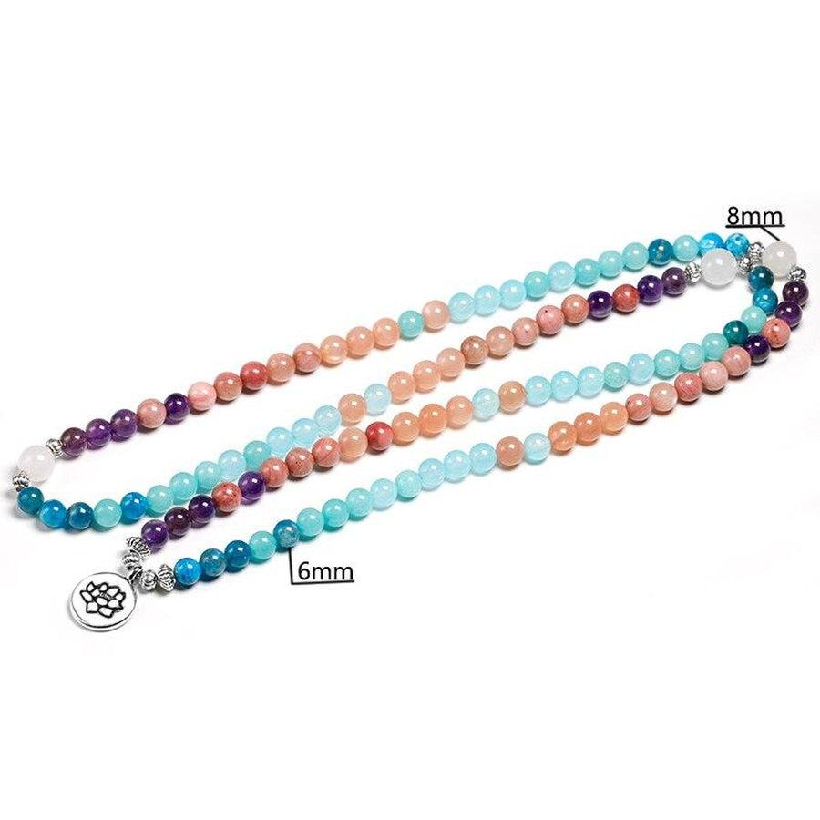 Vue détaillée des perles de rhodochrosite et quartz bleu