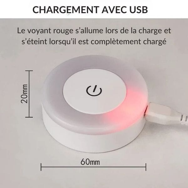 Gros plan sur le capteur tactile de la veilleuse LED