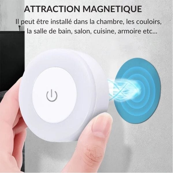 Veilleuse LED avec base magnétique sur un mur blanc