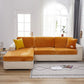 Coussin recouvert de velours orange, angle différent