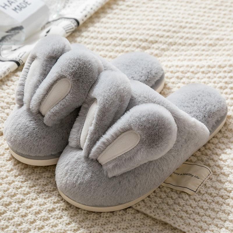 Pantoufles gris clair avec oreilles de lapin et semelle antidérapante