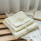 Ensemble de lit blanc cassé avec housse de couette et taies assorties