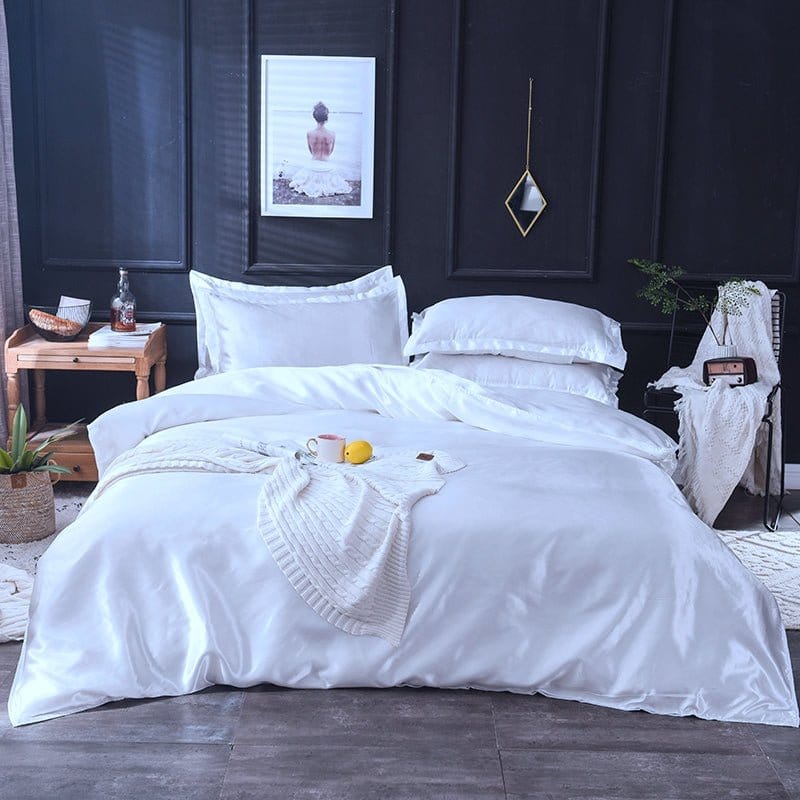 Lit habillé de satin polyester blanc, ambiance apaisante